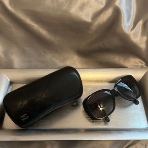 Authentic Chanel polarized sunglasses. 5234-o 57x16 135 3p